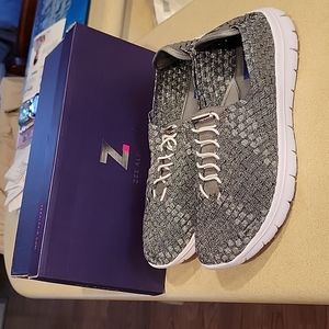 NEW ZEE ALEXIS Slip-On Tennis Shoes